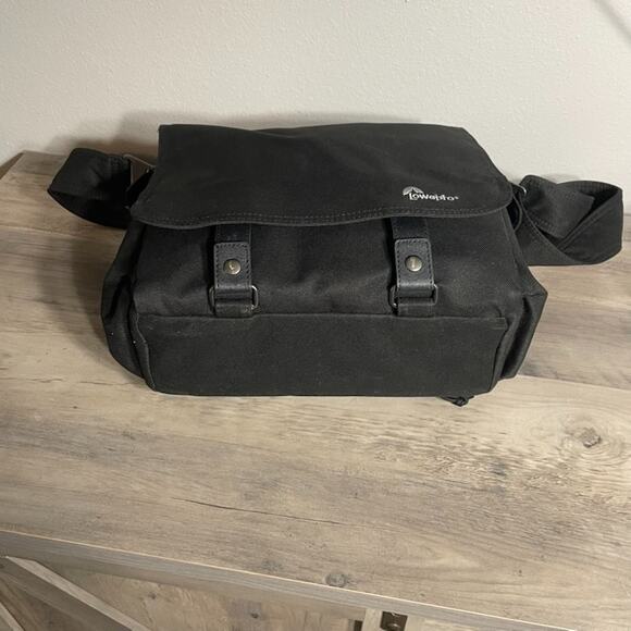 Lowepro LP36616 Urban Reporter 150 Camera Video Messenger Bag - Black - pockets - Picture 8 of 16